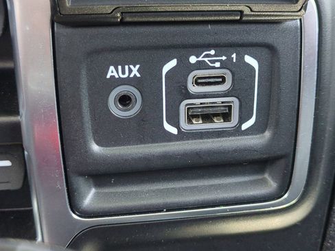 Used 2025 Jeep Wrangler Unlimited Sahara w/ Safety Group AWD/4WD image 23