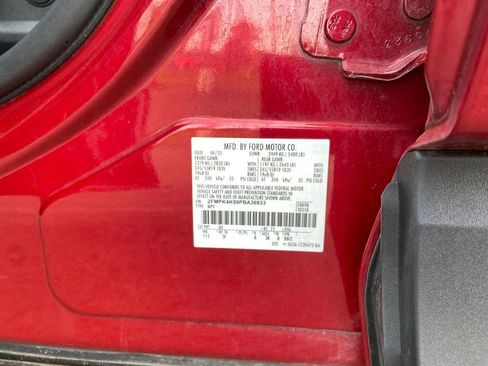 Used 2023 Ford Edge Titanium image 31