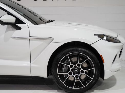Used 2022 Aston Martin DBX AWD/4WD image 23