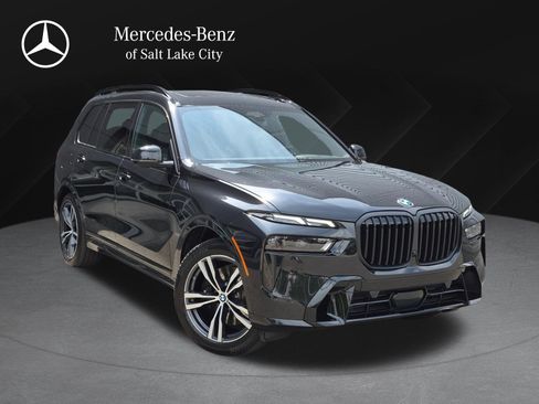 Used 2024 BMW X7 xDrive40i w/ M Sport Package AWD/4WD image 1
