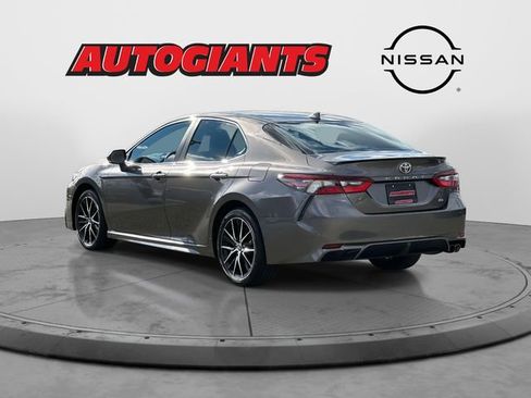 Used 2024 Toyota Camry SE image 5