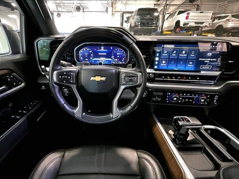 Used 2026 Chevrolet Silverado 1500 High Country AWD/4WD image 17