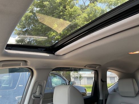 Used 2020 Honda CR-V Touring image 12