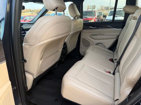 Used 2024 Jeep Grand Cherokee Limited image 14