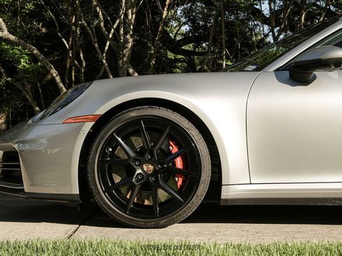 Used 2025 Porsche 911 Carrera S RWD image 4