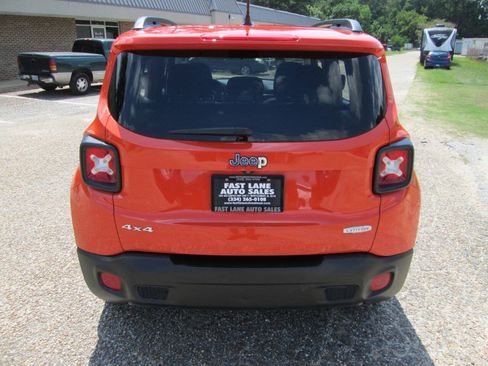 Used 2015 Jeep Renegade Latitude AWD/4WD image 57