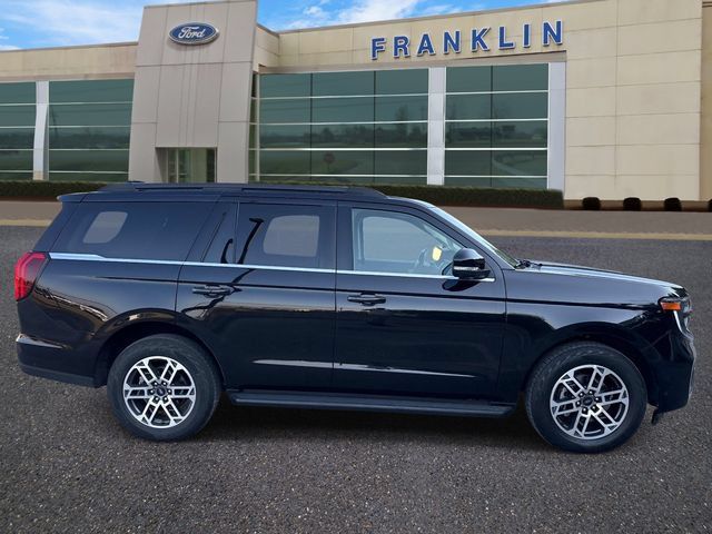 Used 2025 Ford Expedition Active AWD/4WD image 8