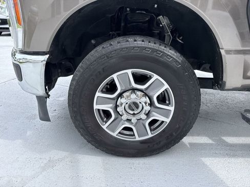 Used 2023 Ford F250 Lariat w/ Lariat Ultimate Package AWD/4WD image 59