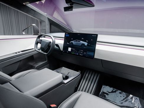 Used 2024 Tesla Cybertruck AWD Crew Cab image 3