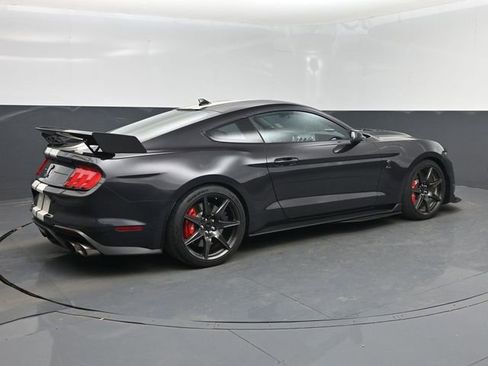 Used 2022 Ford Mustang Shelby GT500 w/ Carbon Fiber Track Pack RWD image 3
