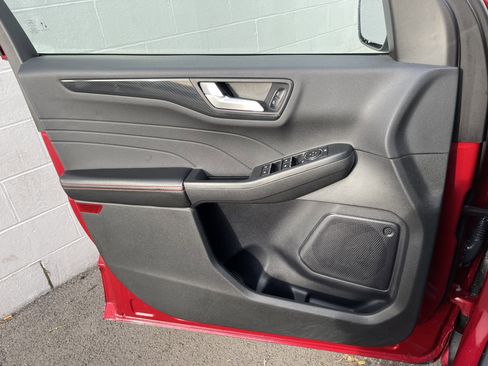 Used 2023 Ford Escape ST-Line image 19