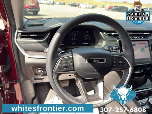 Used 2023 Jeep Grand Cherokee L Limited w/ Black Appearance Package AWD/4WD image 14