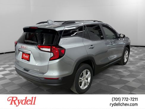 Used 2024 GMC Terrain SLE w/ Driver Convenience Package AWD/4WD image 5