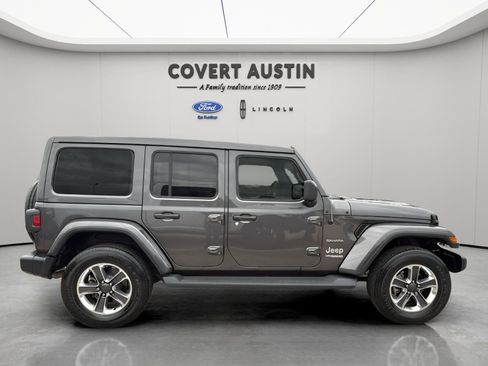 Used 2020 Jeep Wrangler Unlimited Sahara image 6