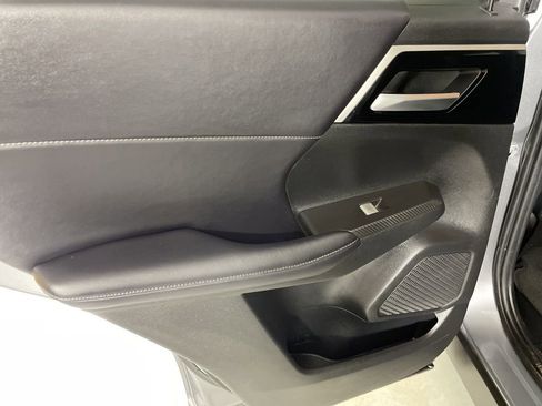 Used 2024 Mitsubishi Outlander SE image 38