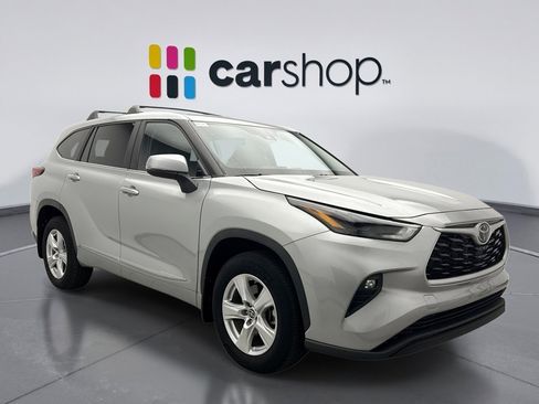 Used 2023 Toyota Highlander LE image 7