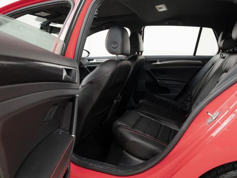 Used 2018 Volkswagen GTI SE image 25