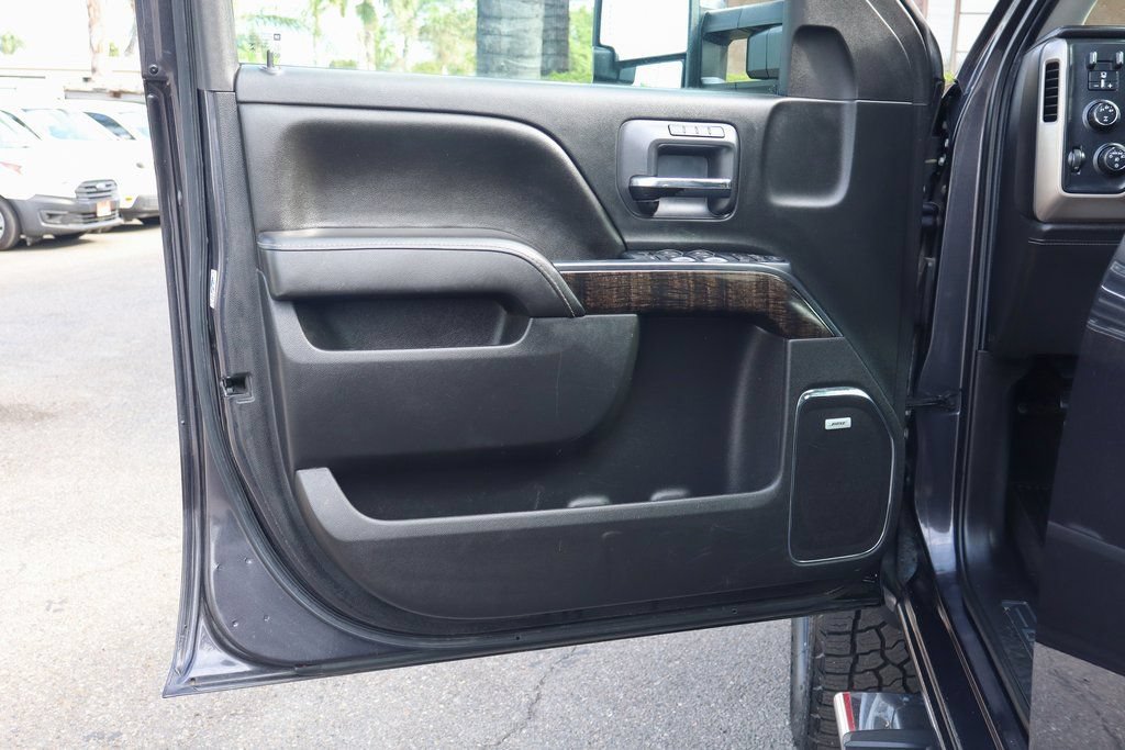 Used 2016 GMC Sierra 2500 Denali w/ Duramax Plus Package AWD/4WD image 16