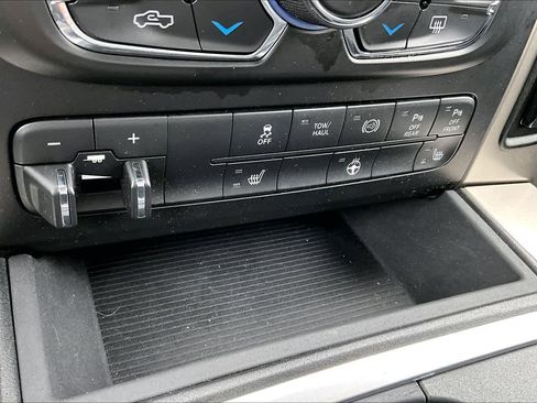 Used 2016 RAM 3500 Big Horn RWD image 33