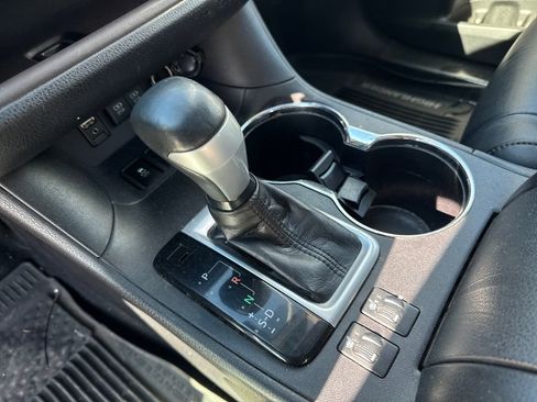 Used 2018 Toyota Highlander XLE AWD/4WD image 24