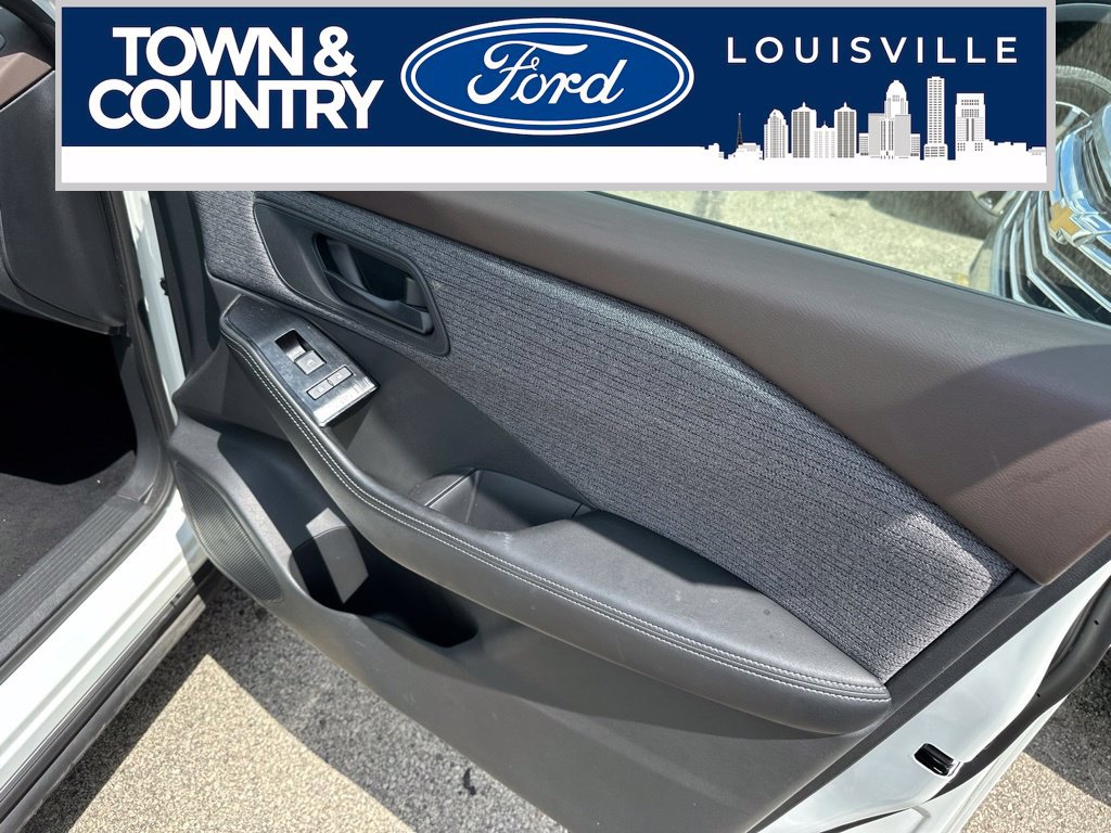 Used 2021 Nissan Rogue S AWD/4WD image 17