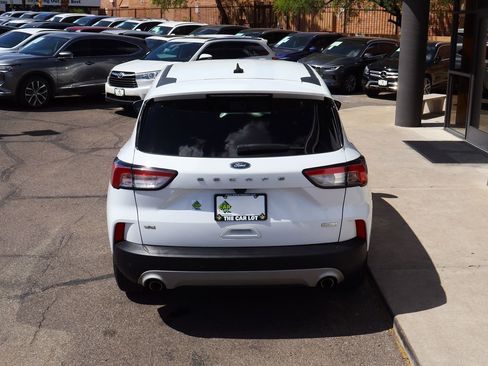 Used 2020 Ford Escape SE image 10