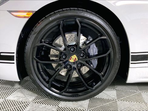 Used 2024 Porsche 718 Boxster RWD image 26