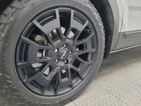 Used 2022 Kia Telluride EX w/ EX Premium Package image 31