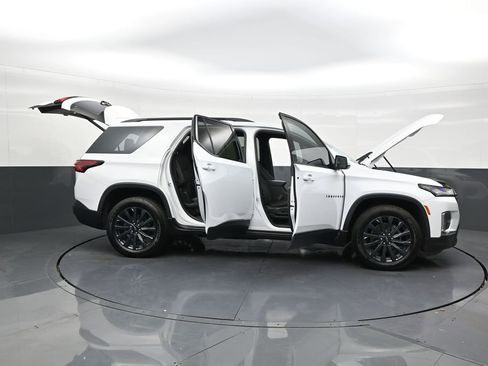 Used 2022 Chevrolet Traverse RS FWD image 29