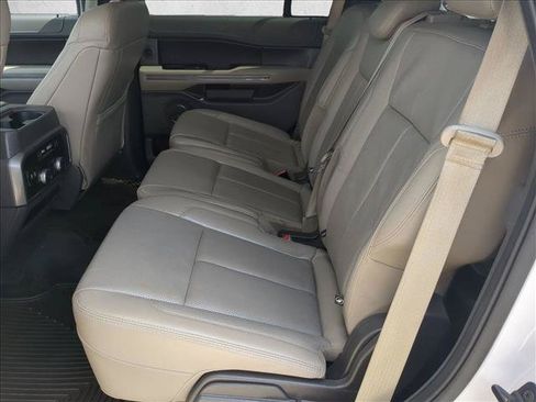 Used 2018 Ford Expedition XLT w/ Equipment Group 201A RWD image 17