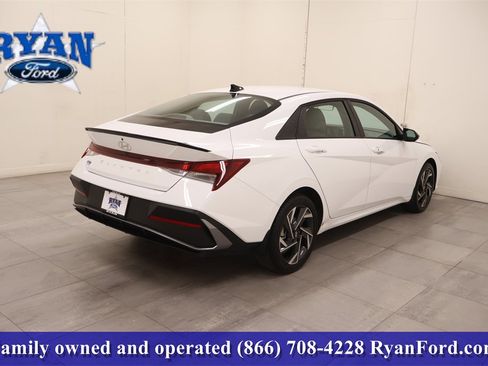 Used 2025 Hyundai Elantra Sport image 4