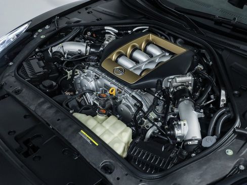 Used 2021 Nissan GT-R Premium image 40