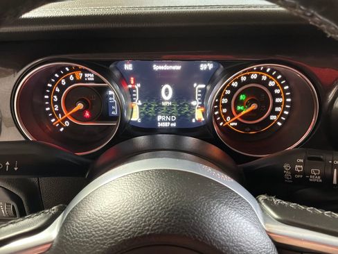 Used 2019 Jeep Wrangler Unlimited Sahara w/ Uconnect 4C Nav & Sound Group AWD/4WD image 24