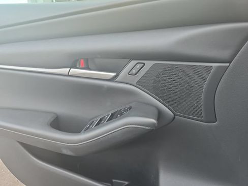 Used 2023 MAZDA MAZDA3 s FWD image 12