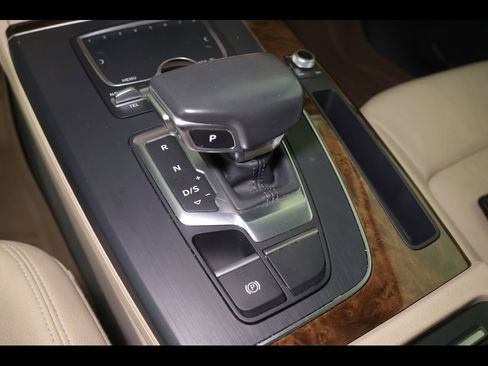 Used 2018 Audi Q5 2.0T Premium Plus w/ Premium Plus Package image 13