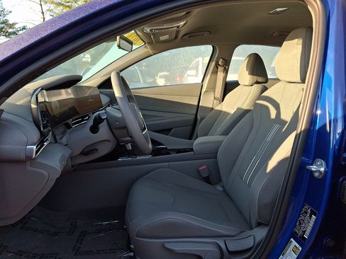 Certified 2023 Hyundai Elantra SEL w/ Convenience Package FWD image 14