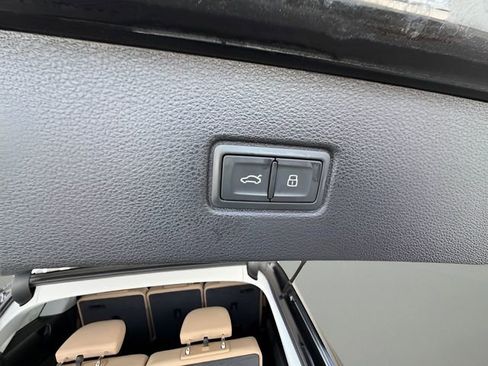 Used 2023 Audi Q7 3.0T Prestige w/ Prestige Package AWD/4WD image 35