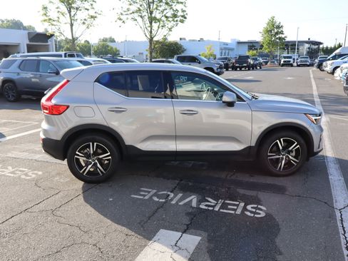 Used 2025 Volvo XC40 B5 Core AWD/4WD image 22