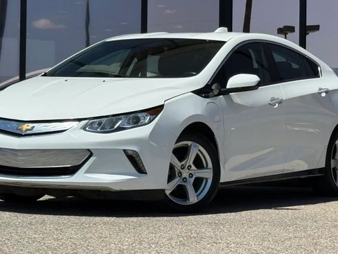 Used 2017 Chevrolet Volt LT w/ Comfort Package FWD image 2