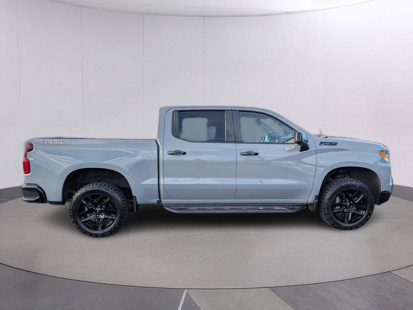 Used 2024 Chevrolet Silverado 1500 LT Trail Boss w/ LT Trail Boss Premium Package AWD/4WD image 8