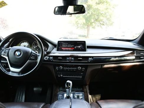 Used 2018 BMW X5 xDrive40e AWD/4WD image 16