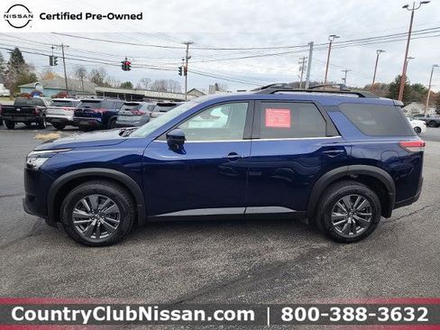 Certified 2022 Nissan Pathfinder SV image 5