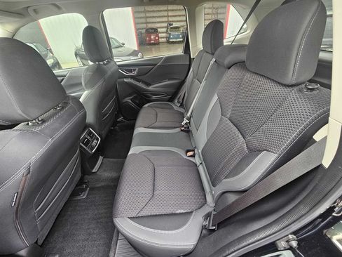 Used 2019 Subaru Forester Premium AWD/4WD image 12