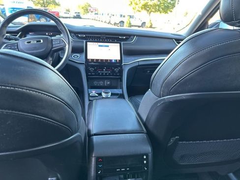 Used 2022 Jeep Grand Cherokee L Limited image 17