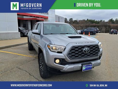 Used 2021 Toyota Tacoma TRD Sport AWD/4WD image 9