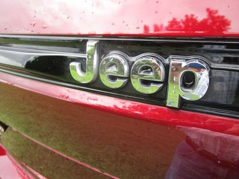 Used 2024 Jeep Grand Cherokee Limited AWD/4WD image 14