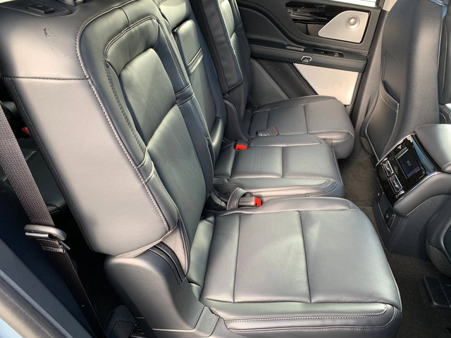 New 2027 Lincoln Aviator Reserve AWD/4WD image 13
