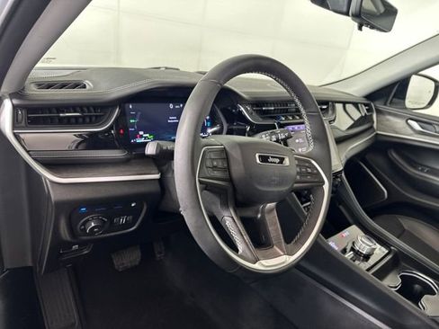 Used 2023 Jeep Grand Cherokee 30th Anniversary image 13