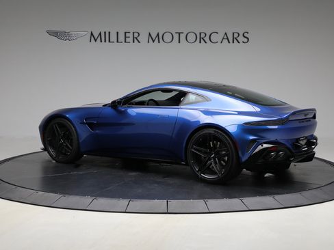 Used 2025 Aston Martin V8 Vantage Coupe image 4