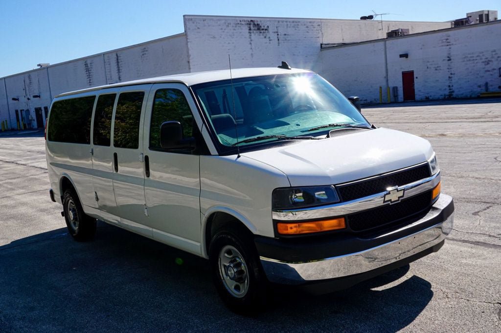 Used 2017 Chevrolet Express 3500 LT w/ LT Preferred Equipment Group RWD image 23